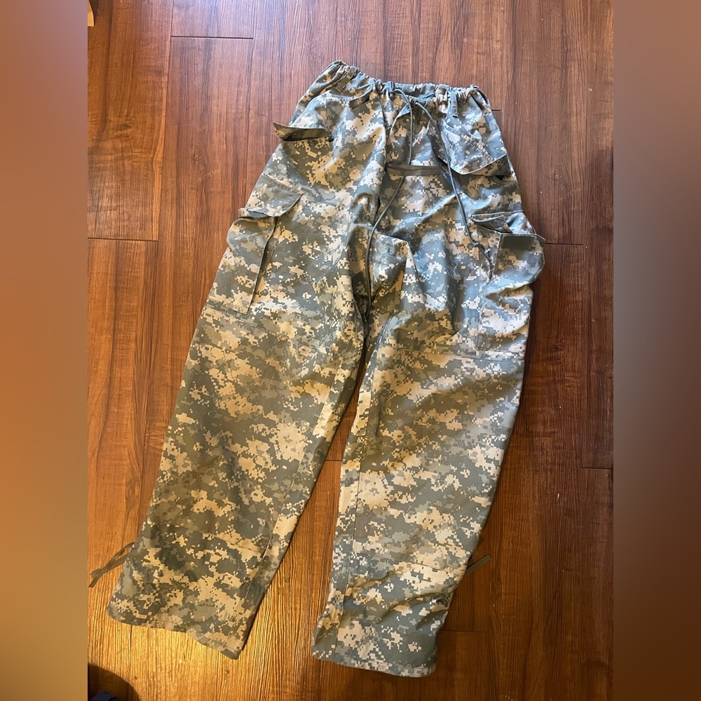 Military Trousers Cold Weather Digital Univiersal Camo size M waterproof - Picture 1 of 11